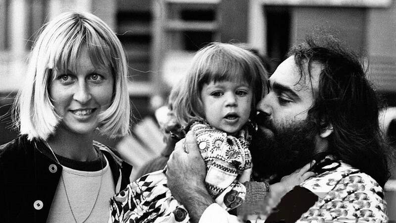 Демис Руссос с женой Моник и их дочерью Эмили, ~ 1973