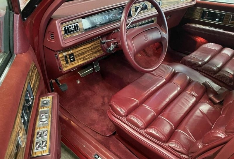 Buick Electra Park Avenue из восьмидесятых: внучка продала дедов Бьюик с мизерным пробегом