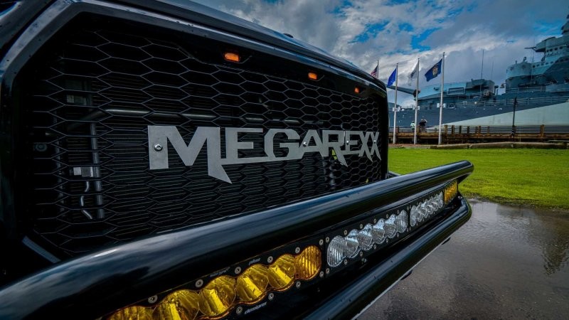 MegaRexx MegaRaptor — Ford F-250 Super Duty на стероидах