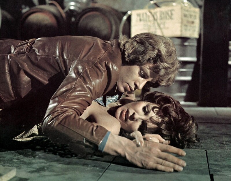 26 августа 1971 года - премьера британского фильма «Месть» (Revenge).