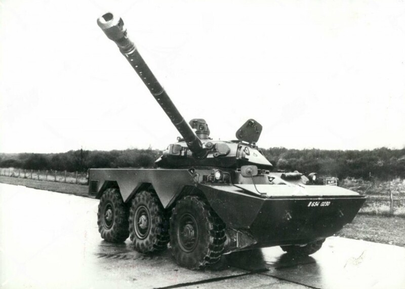 8 августа 1971 года. Французский колесный танк AMX-10RC.