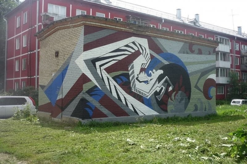 Хоть безобразно, зато однообразно: власти Новосибирска решили закрасить граффити 