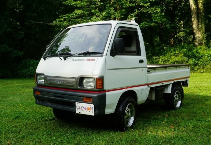 Полноприводный грузовичок Daihatsu, размером меньше чем "Матиз"