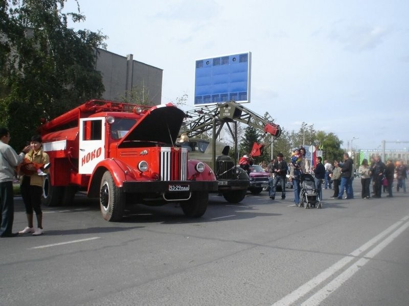 Неторопливый пожарный тяжеловес: в Казахстане сохранилась редчайшая автоцистерна на шасси МАЗ-205