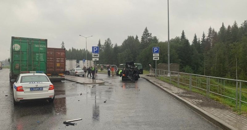 Авария дня. Два человека погибли в страшном ДТП в Тверской области
