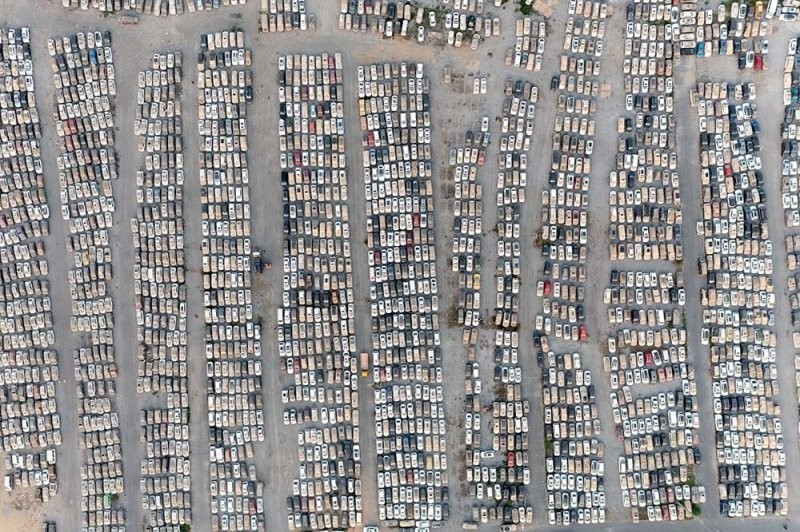 Огромная автостоянка в Китае, где сушат тысячи автомобилей после наводнения 