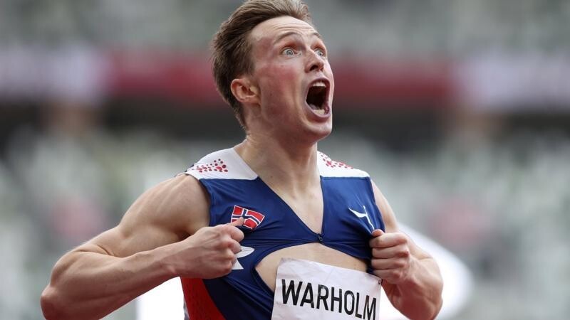 Карстен Вархольм из Норвегии после победы в беге на 400 метров с барьерами с установлением нового мирового рекорда