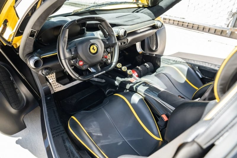 Ferrari LaFerrari за 4 миллиона долларов, окрашенный уникальной краской Giallo Triplo Strato