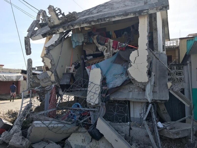 Сильнейшее землетрясение на Гаити попало на видео