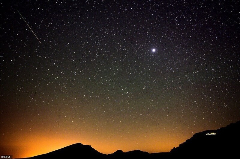 Метеор над пиком Трес Марес, Кантабрия, северная Испания