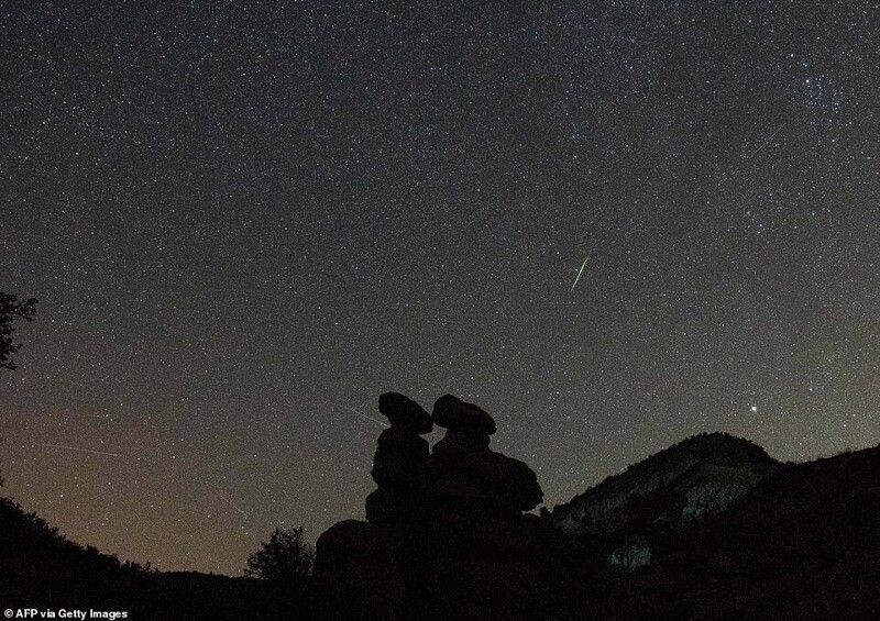 Падающие звезды над дольменами Куклице, Северная Македония