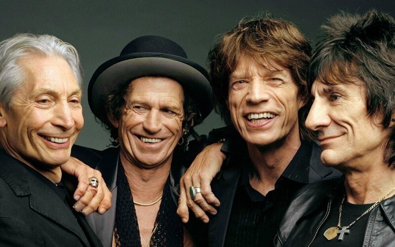 Группе Rolling Stones так понравился голос бэк-вокалистки Мерри Клэйтон в песне "Gimme Shelter", что они улюлюкали и поддерживали ее во время записи. Они решили оставить эти возгласы на студийной записи