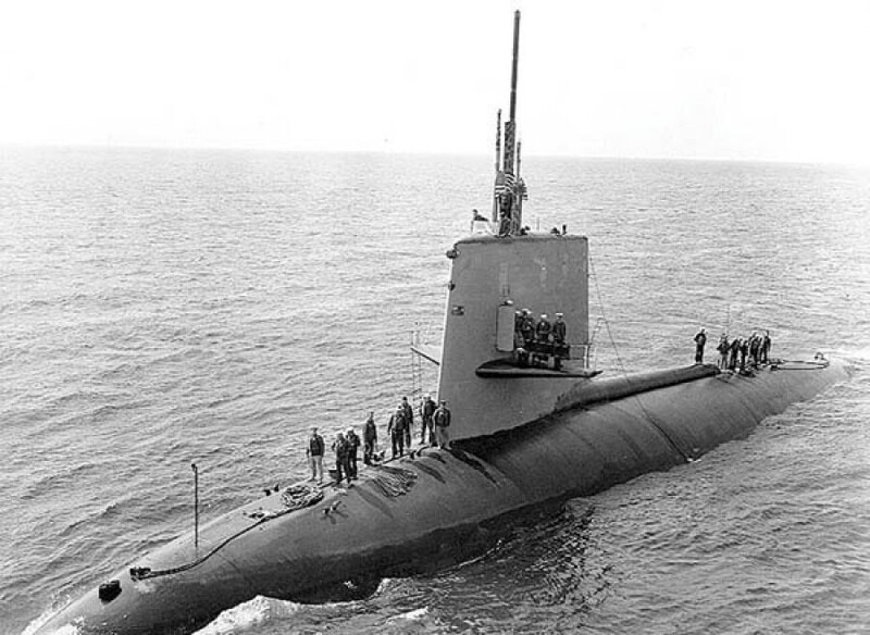 Остатки затонувшего "Титаника" нашли случайно во время секретной миссии США по исследованию двух затонувших подводных лодок. Военные и не надеялись, что океанограф обнаружит "Титаник"