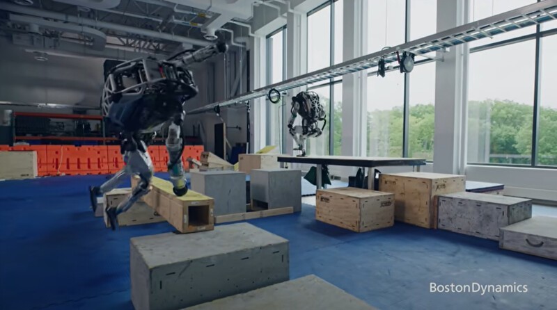 Boston Dynamics доводит роботов до совершенства, обучая их паркуру