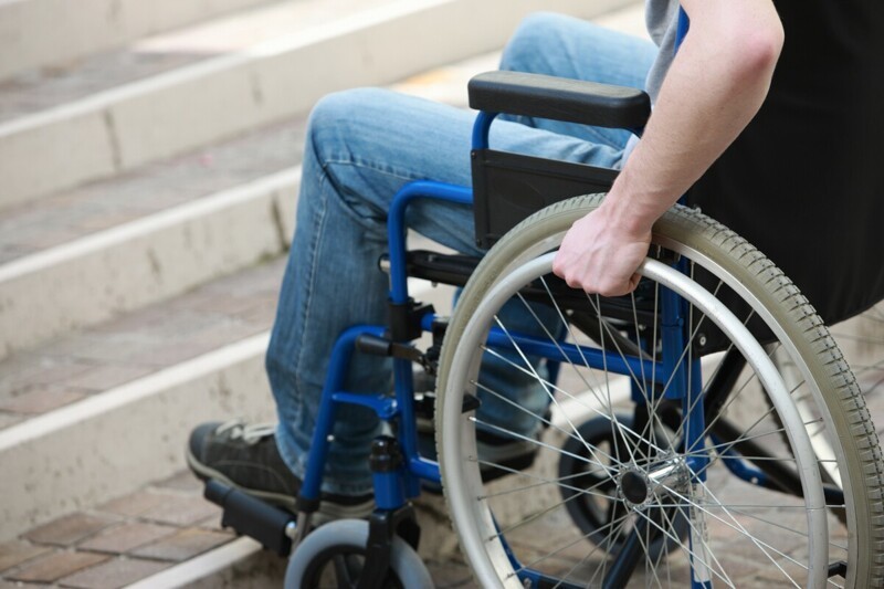 В центре Сочи у инвалида украли коляску