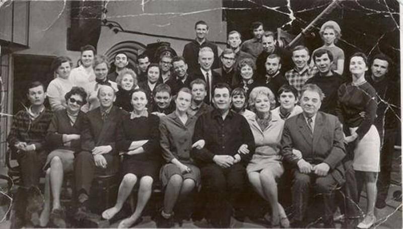 Вся съемочная группа и все актеры на одном фото на память. 1968 год.