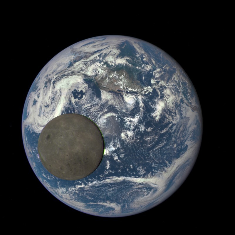 8. Луна на фоне Земли, фотография сделана с расстояния в 1,6 млн км
