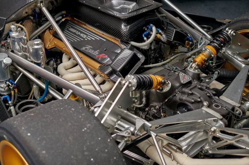 Один из десяти: редкий Pagani Zonda R Evolution выставлен на продажу