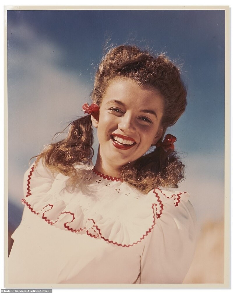 1945 год - первая фотосессия Мэрилин Монро у Андре де Диенеса