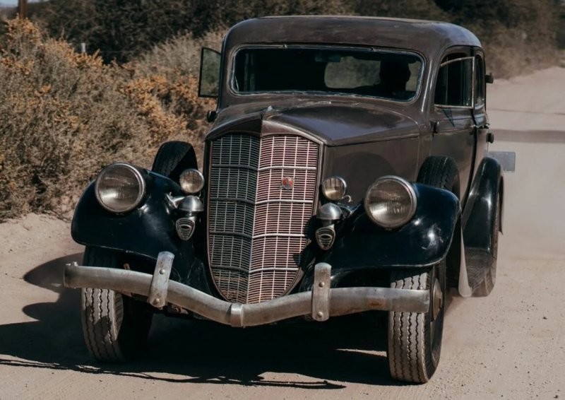 Pierce-Arrow 1934 года с заводской системой автозапуска: выглядит устало, но достойно
