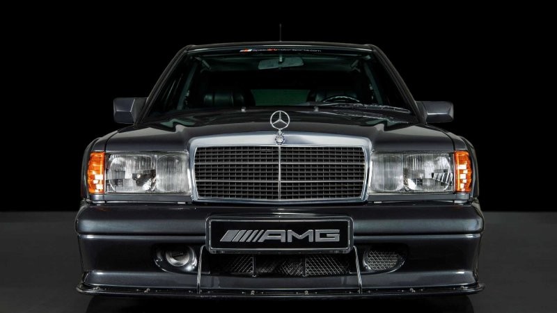 Почти полмиллиона долларов! Шикарный Mercedes-Benz 190E 2.5-16 Evolution II 1990 года выставлен на  продажу