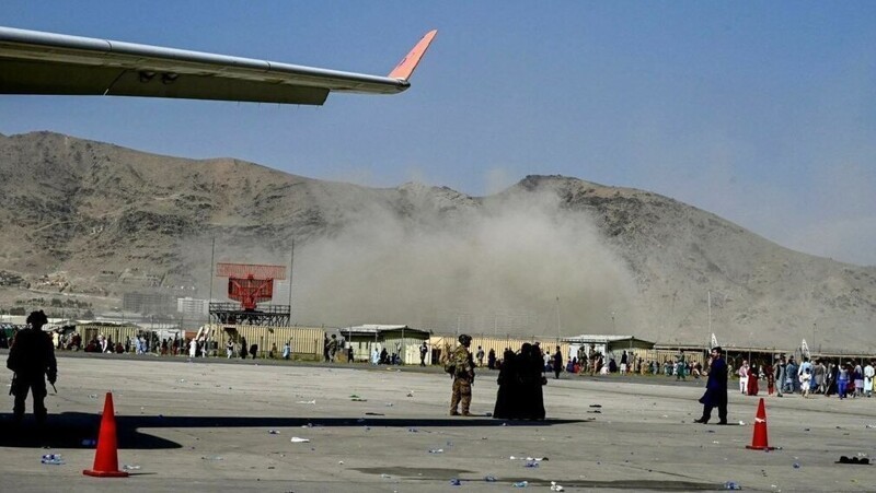 Взрывы в Кабуле, речь идёт о 40 погибших, в их числе 4 морпеха США