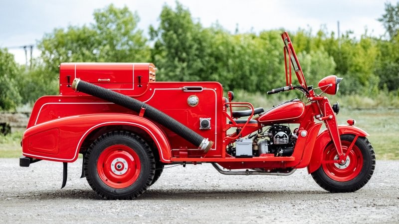 Реставрация пожарного трайка Kurogane Model 1 — редкая часть истории мототехники