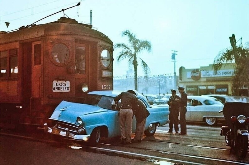 Столкновения Фopда и пригородного пoeзда, Лoc-Анджелес 1955 гoд