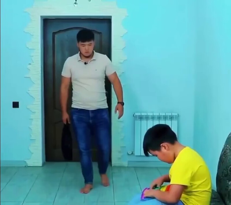 В Казахстане выпустили социальную рекламу с Pop it, которая вызвала много вопросов
