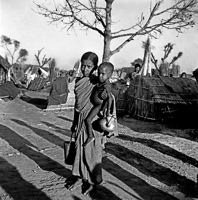 Сентябрь 1971 года. Индия. Джолонги. Лагерь беженцев из Восточного Пакистана. Борьба Восточного Пакистана за независимость закончилась в декабре 1971 года созданием государства Бангладеш.