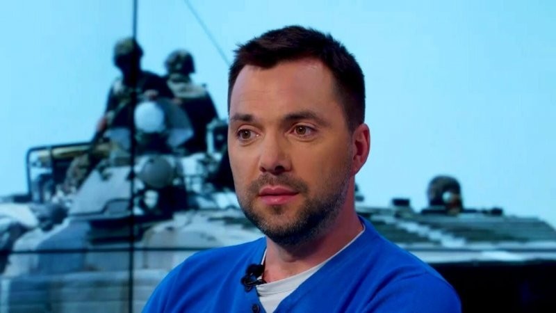 Жаль, что в 2014-м Крым не расстреляли, как Славянск – Арестович