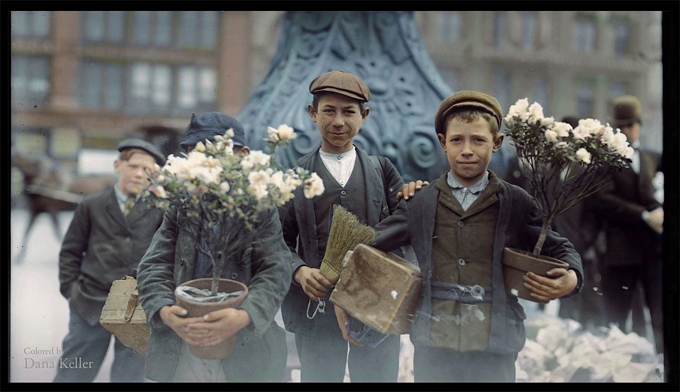 9. Дети покупают цветы на Юнион-сквер, Нью-Йорк, 1908 год