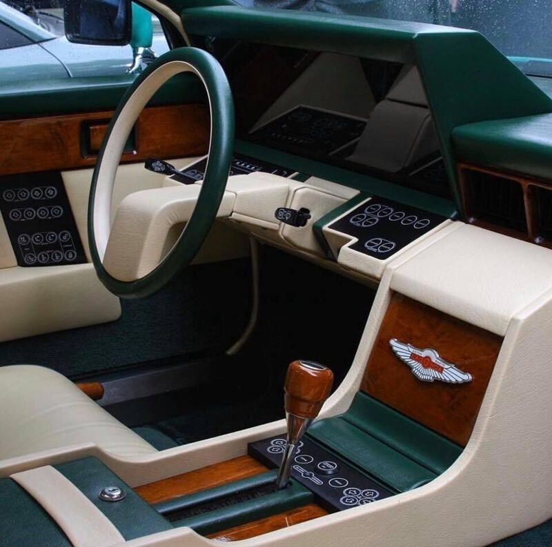 7. Салон модели Aston Martin Lagonda 1982 года выпуска