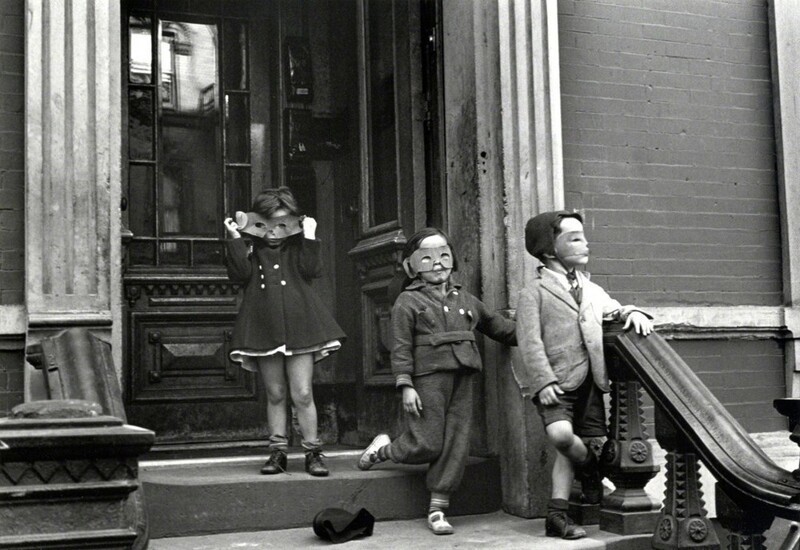 Дети в масках, 1939.