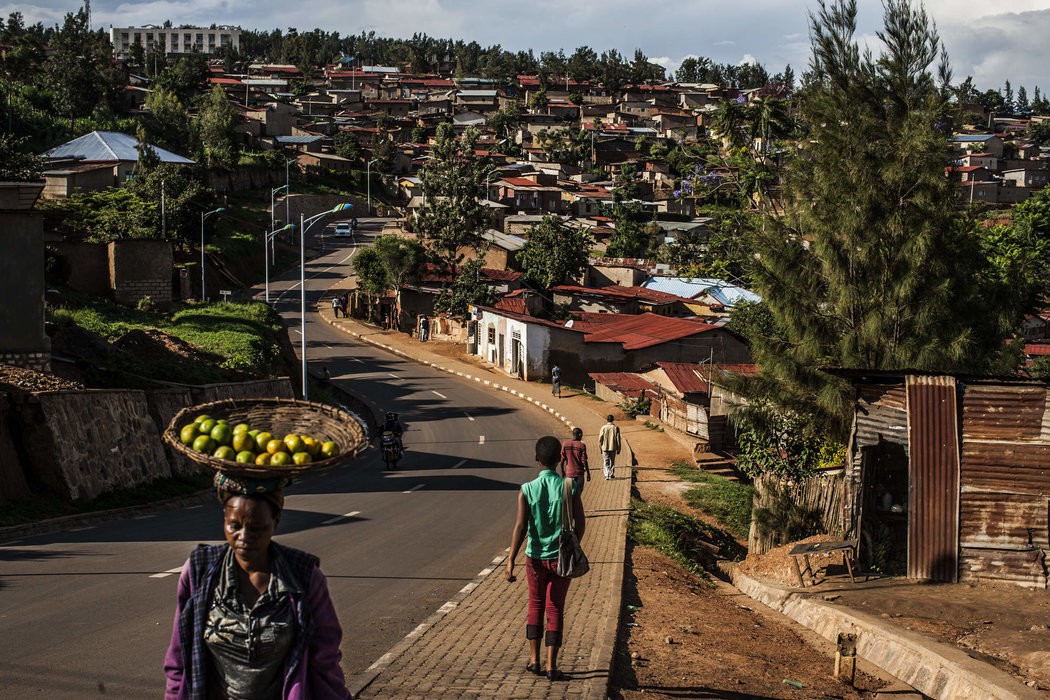 Нищету в Руанде еще не искоренили. Но даже в трущобах все выглядит более-менее пристойно