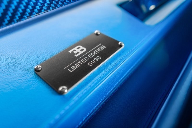 Бильярдный стол из углеродного волокна от компании Bugatti
