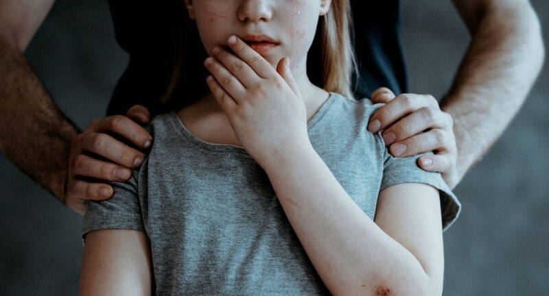 Российские звезды, которые отважились рассказать о сексуальном насилии в их детстве
