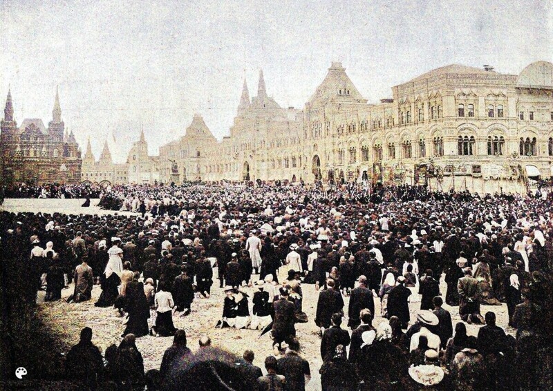 На Красной площади во время крестного хода.
