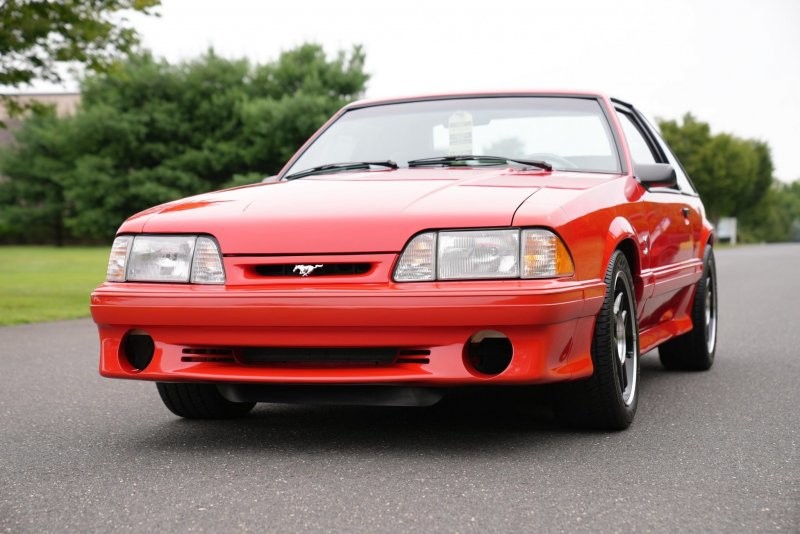 Этот старенький Ford Mustang стоит в пять раз дороже нового