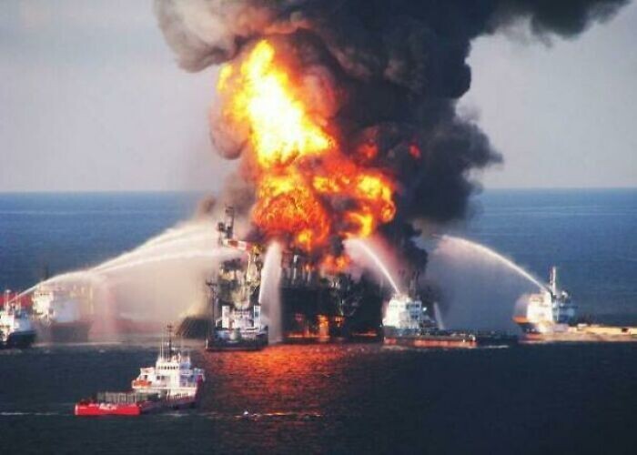 20 апреля 2010 года: выброс на нефтяной платформе "Горизонт"