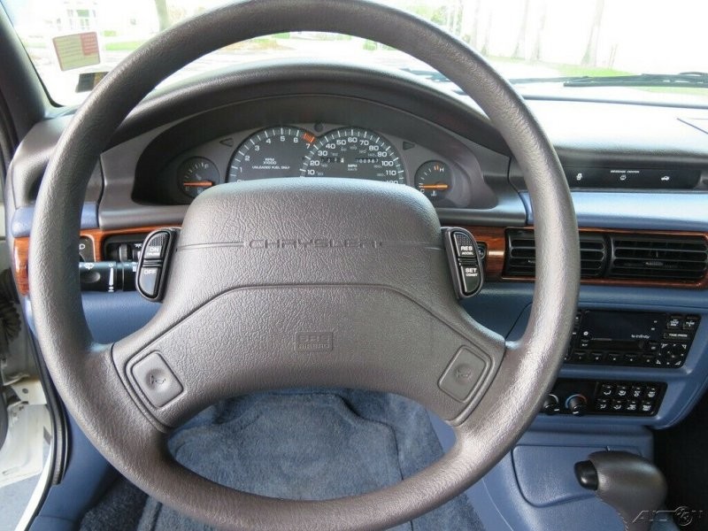 Взгляните на 27-летнюю капсулу времени Chrysler, которую хранили в помещении с микроклиматом