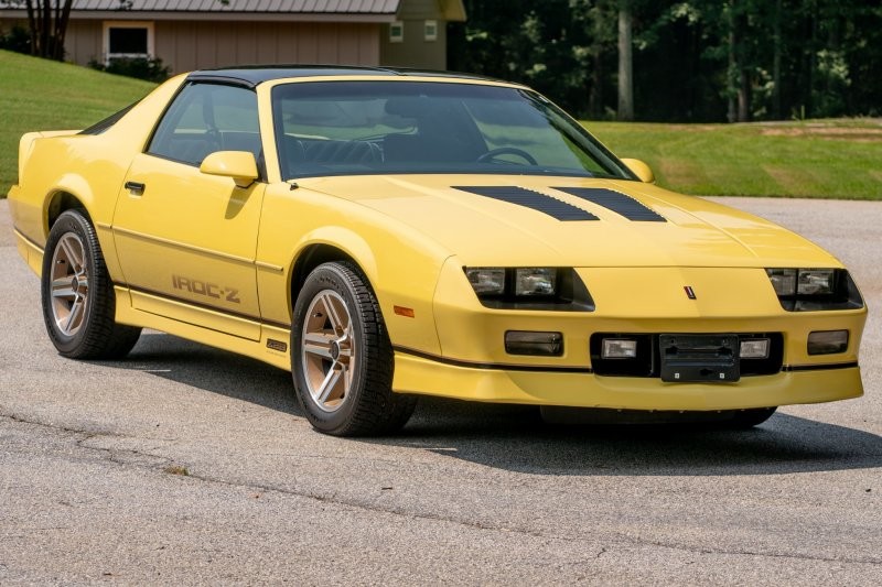 Удивительно, но кто-то только что заплатил 56000 долларов за Chevrolet Camaro 1987 года выпуска