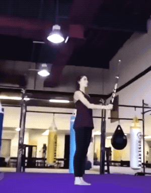 Женский образ в гифках