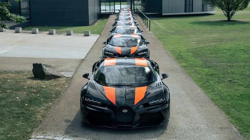 Компания Bugatti построила первые восемь Chiron Super Sport 300+ для клиентов