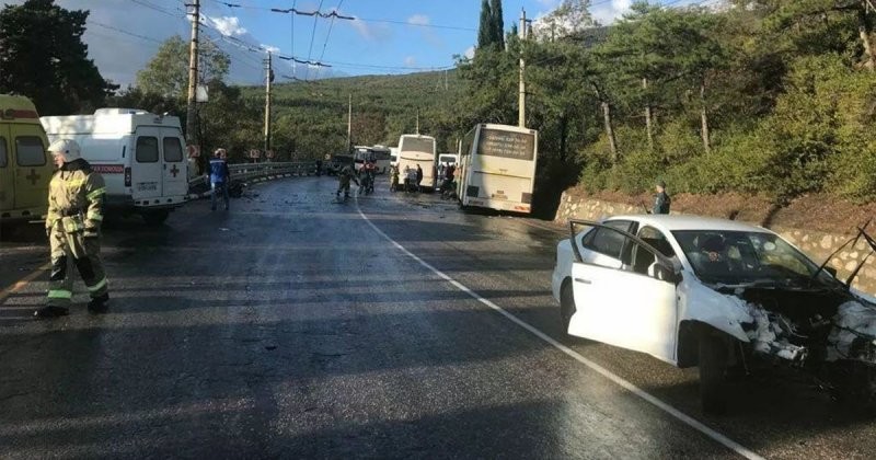 Авария дня. Смертельное ДТП с автобусом в Крыму