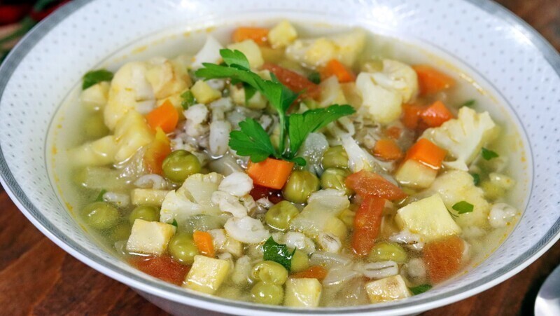 Перловый суп с цветной капустой