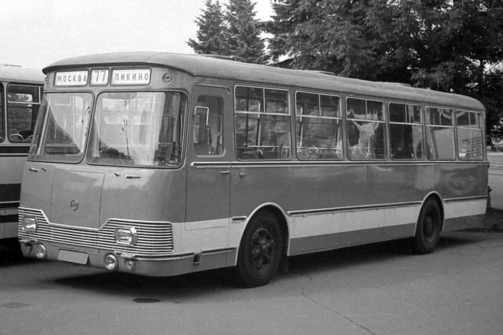Автобус советский йошкар. ЛИАЗ 677э. ЛИАЗ 677 экспортный. ЛИАЗ 677 Луноход. ЛИАЗ 677 турист.