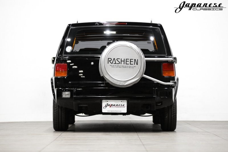 Японский кроссовер Nissan Rasheen, стилизованный под Hummer