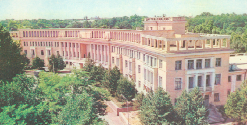 Русские варвары врывались в кишлаки, аулы, стойбища, оставляя после себя города, библиотеки, университеты и театры