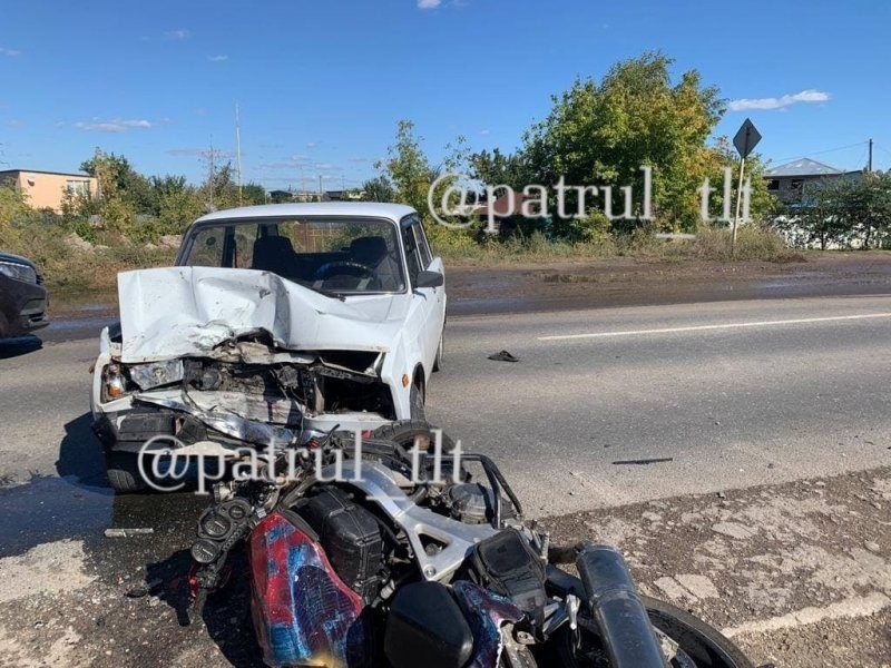 Авария дня. Момент смертельного ДТП с мотоциклистом в Тольятти